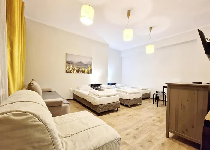 Hostel Helvetia - Private Rooms In City Center Warsaw